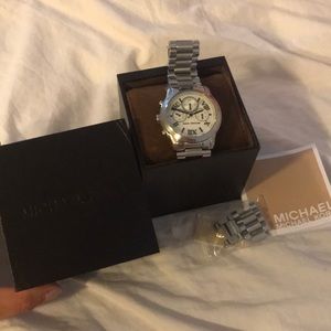 Michael kors watch  mk5928